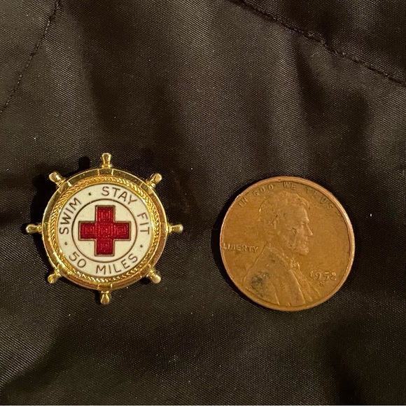 Vintage American Red Cross "Swim Stay Fit 50 Miles" Lapel Pin. - Picture 3 of 3